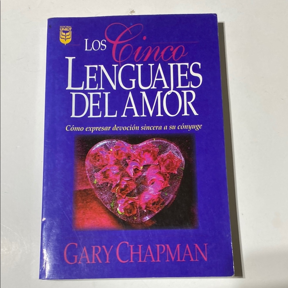 Los Cinco Lenguajes del Amor Book